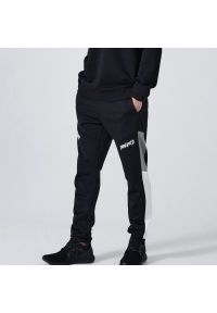 Cropp - Dresowe spodnie jogger - Czarny. Kolor: czarny. Materiał: dresówka