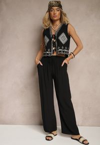 Renee - Czarne Spodnie z Wiskozy High Waist o Szerokim Kroju Avelozi. Okazja: na co dzień. Stan: podwyższony. Kolor: czarny. Materiał: wiskoza. Styl: elegancki, casual