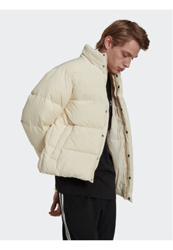Adidas - adidas Kurtka puchowa HL9201 Écru Regular Fit. Kolor: kremowy. Materiał: syntetyk