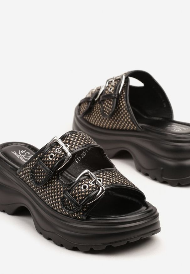Born2be - Czarne Klapki Siateczkowe z Klamrami na Platformie Setrina. Okazja: na co dzień. Kolor: czarny. Obcas: na platformie. Styl: casual, elegancki