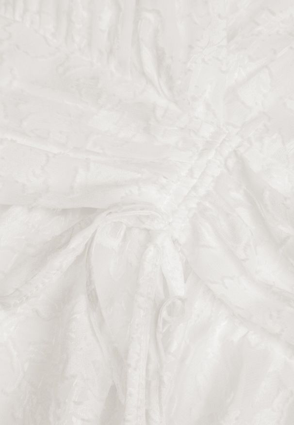 Born2be - Biała Sukienka o Rozkloszowanym Kroju z Dekoltem Zapinanym na Napy Uzimira. Okazja: do pracy. Typ kołnierza: dekolt w kształcie V. Kolor: biały. Styl: klasyczny