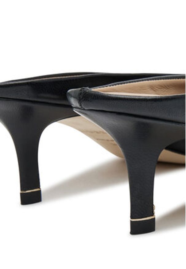 BOSS Klapki Charlize 50536294 Czarny. Kolor: czarny. Materiał: skóra