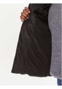 Calvin Klein Jeans Kurtka puchowa Archetype J20J221646 Czarny Regular Fit. Kolor: czarny. Materiał: syntetyk
