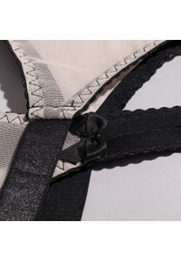 Intica - Komplet bielizny z geometrycznymi detalami Melek. Kolor: wielokolorowy. Materiał: materiał. Wzór: geometria #10