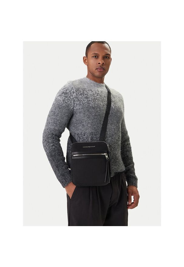 Saszetka Emporio Armani. Kolor: czarny