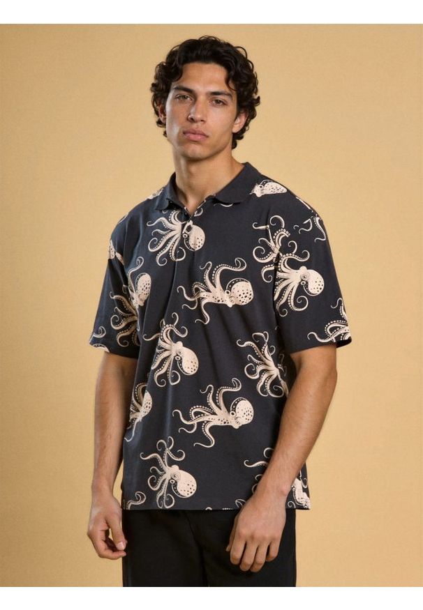 Sinsay - Bawełniana koszulka polo - granatowy. Typ kołnierza: polo. Kolor: niebieski. Materiał: bawełna