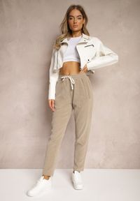 Renee - Ciemnobeżowe Spodnie Sztruksowe High Waist z Dodatkiem Bawełny i Gumką w Talii Jedela. Stan: podwyższony. Kolor: beżowy. Materiał: bawełna, sztruks