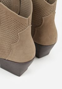 Born2be - Ciemnobeżowe Botki Kowbojki na Stożkowym Obcasie Elinyra. Okazja: na co dzień. Kolor: beżowy. Materiał: jeans. Obcas: na obcasie. Styl: casual, elegancki. Wysokość obcasa: średni #4