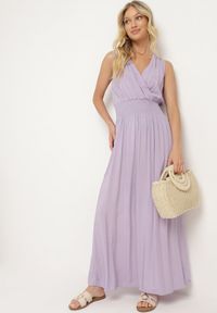 Born2be - Fioletowa Wiskozowa Sukienka z Kopertowym Dekoltem i Gumkami w Talii Joridia. Okazja: na co dzień. Typ kołnierza: dekolt kopertowy. Kolor: fioletowy. Materiał: wiskoza. Długość rękawa: na ramiączkach. Typ sukienki: kopertowe. Styl: wizytowy, casual #2