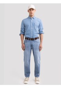 Big-Star - Koszula męska z imitacji jeansu niebieska Jason 147. Okazja: na co dzień. Kolor: niebieski. Materiał: jeans. Wzór: haft. Sezon: lato. Styl: klasyczny, casual