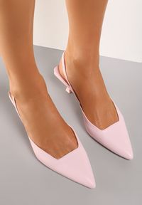 Renee - Różowe Sandały Chloropis. Nosek buta: szpiczasty. Zapięcie: pasek. Kolor: różowy. Obcas: na obcasie. Wysokość obcasa: średni #2