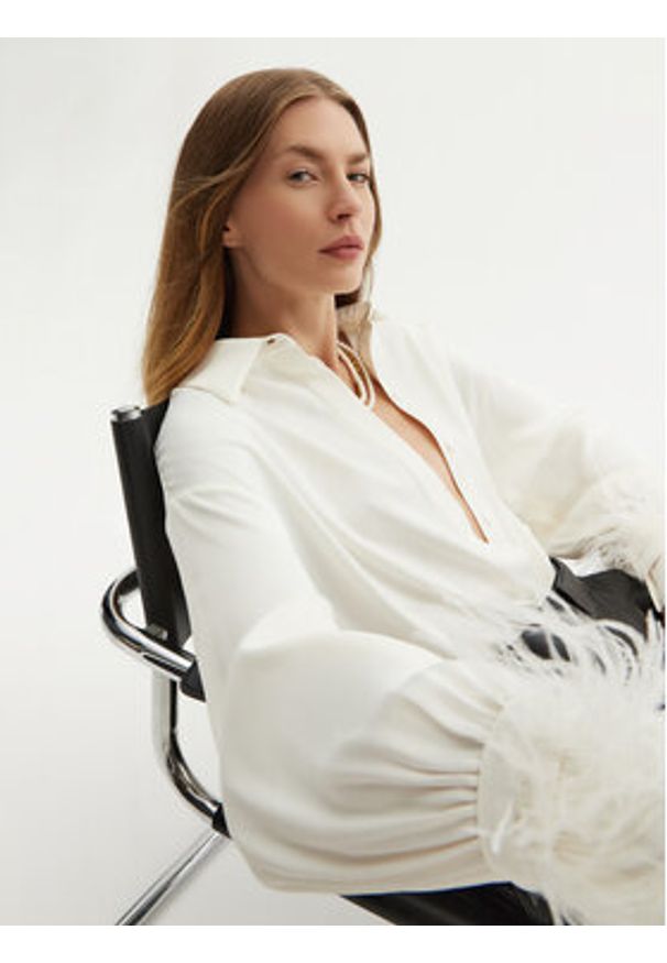 ACCESS FASHION Koszula 44-7044-198 Biały Relaxed Fit. Kolor: biały. Materiał: wiskoza