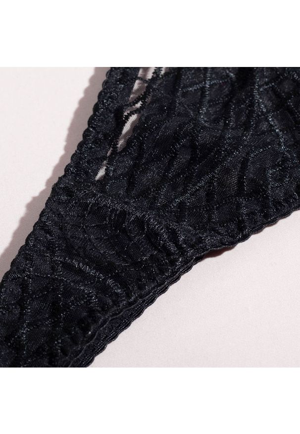 Intica - Komplet bielizny ze strapsami na romantyczne okazje Elizabeth. Kolor: czarny. Materiał: tkanina