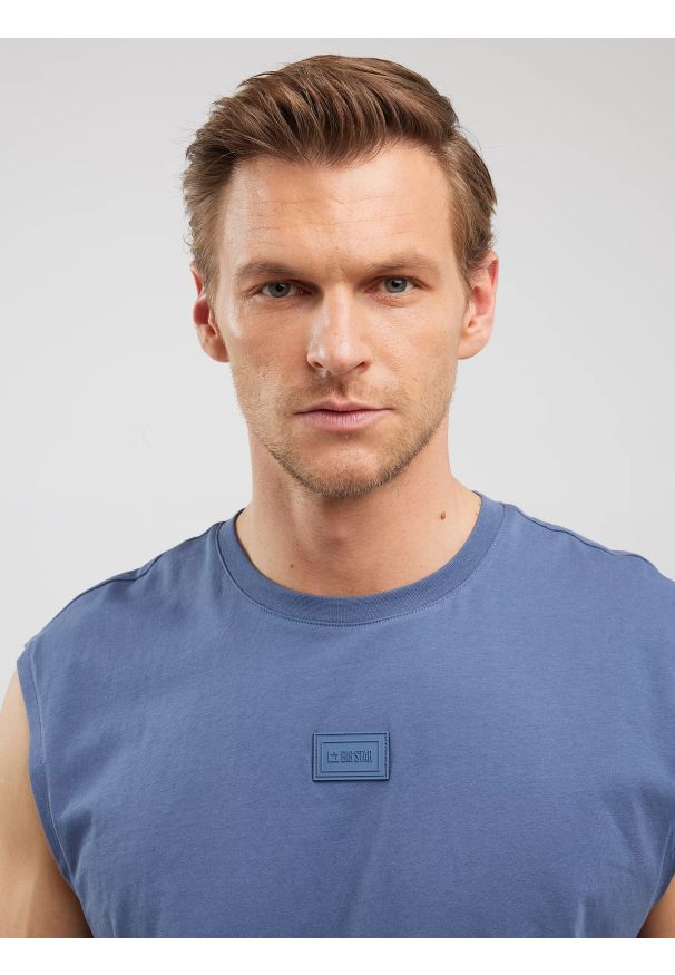 Big-Star - Koszulka męska bez rękawów niebieska Irrer 402. Kolor: niebieski. Materiał: dzianina, materiał, bawełna, guma. Długość rękawa: bez rękawów. Wzór: aplikacja. Styl: wakacyjny