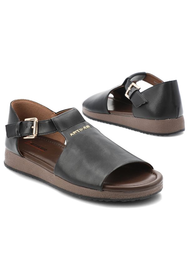 Sandały damskie Artiker, cholewka ze skóry naturalnej licowej pasek wokół kostki z regulacją na klamrę, czarne, 58C0547. Zapięcie: klamry. Kolor: czarny. Materiał: skóra
