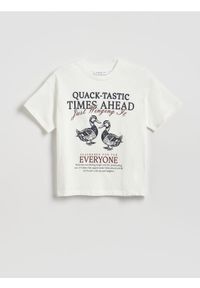 Reserved - T-shirt z nadrukiem - złamana biel. Materiał: bawełna. Wzór: nadruk