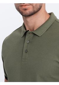 Ombre Clothing - Męska bawełniana koszulka polo z kontrastowymi wykończeniami – oliwkowa V6 - Rozmiar: XL. Typ kołnierza: polo. Kolor: oliwkowy. Materiał: bawełna. Wzór: haft #7