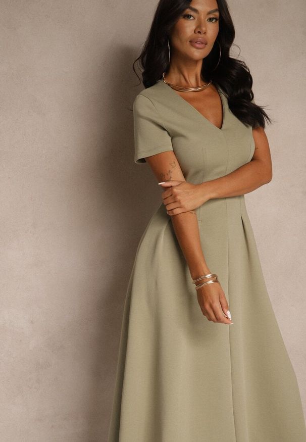 Renee - Jasnozielona Casualowa Sukienka z Bawełną Zeredira. Okazja: na co dzień. Kolor: zielony. Materiał: bawełna. Styl: casual