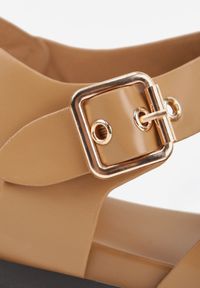 Born2be - Beżowe Sandały w Stylu Boho Vices Zdobione Frędzlami i Koralikami Saphareisis. Okazja: na co dzień, na spacer. Zapięcie: klamry. Kolor: beżowy. Wzór: aplikacja. Sezon: lato. Styl: boho #3