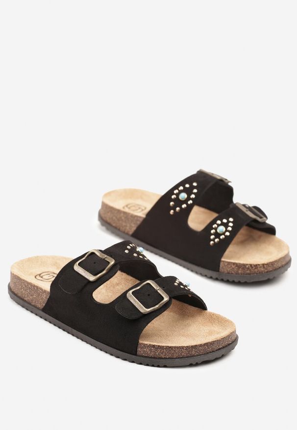 Renee - Czarne Klapki Ozdobiona Klamrami Filavea. Kolor: czarny. Materiał: jeans. Wzór: aplikacja