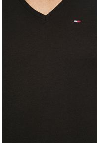 Tommy Jeans - T-shirt DM0DM04410. Okazja: na co dzień. Kolor: czarny. Materiał: dzianina. Styl: casual #3