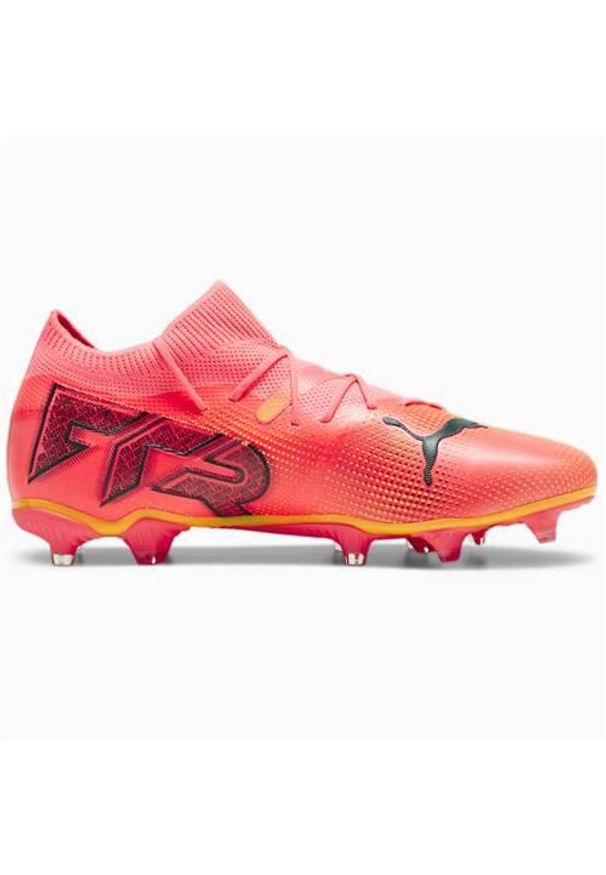 Buty piłkarskie męskie Puma 10771503. Zapięcie: sznurówki. Kolor: wielokolorowy, pomarańczowy, czarny. Materiał: materiał. Szerokość cholewki: normalna. Sport: piłka nożna