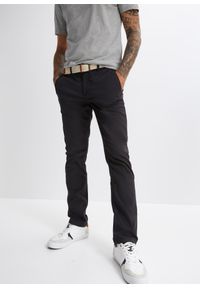 bonprix - Spodnie chino ze stretchem, w wygodnym fasonie z paskiem, Regular Fit Straight. Kolor: czarny