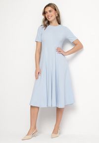 Born2be - Niebieska Sukienka Rozkloszowana z Taliowaniem Telorwena. Okazja: na wesele, na randkę, na ślub cywilny. Kolor: niebieski. Długość rękawa: krótki rękaw. Styl: klasyczny