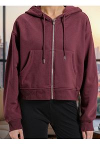 Sinsay - Bluza z kapturem z zapięciem - czerwony. Typ kołnierza: kaptur. Kolor: czerwony