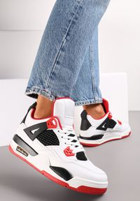 Renee - Biało-Czerwone Sznurowane Sneakersy z Zaczepami na Płaskiej Grubej Podeszwie Dianybon. Kolor: biały. Materiał: materiał. Szerokość cholewki: normalna #3