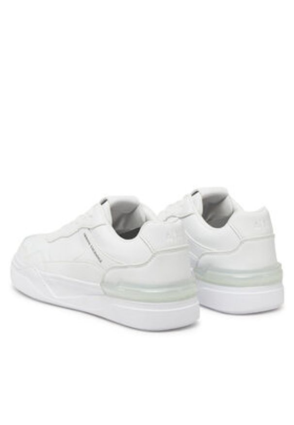 Armani Exchange Sneakersy XUX219 XV857 01015 Biały. Kolor: biały. Materiał: skóra