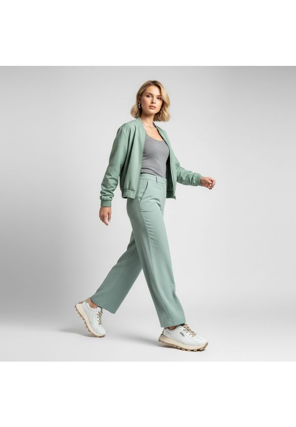 Białe Sneakersy Filippo Wygodne Buty Damskie Na Platformie. Okazja: na co dzień, na spacer. Zapięcie: sznurówki. Kolor: biały. Materiał: jeans. Szerokość cholewki: normalna. Sezon: wiosna, lato. Obcas: na platformie. Sport: turystyka piesza