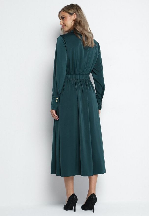 Born2be - Zielona Rozkloszowana Sukienka o Koszulowym Kroju z Imitacją Kieszeni i Gumką w Talii Rizza. Okazja: na co dzień. Kolor: zielony. Typ sukienki: koszulowe. Styl: wizytowy, klasyczny, casual, elegancki