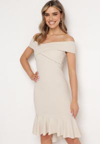 Born2be - Beżowa Sukienka Dopasowana z Hiszpańskim Dekoltem i Falbanką na Dole Reantia. Okazja: na randkę. Kolor: beżowy. Długość rękawa: krótki rękaw. Typ sukienki: ołówkowe #7