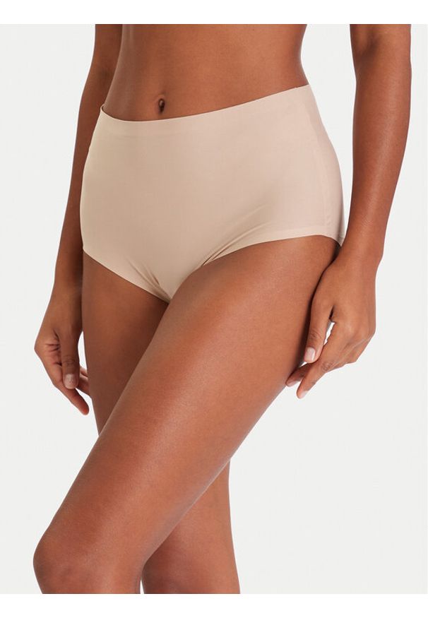 Chantelle Figi klasyczne z wysokim stanem Soft Stretch Plus Size C11370 Beżowy. Stan: podwyższony. Kolekcja: plus size. Kolor: beżowy. Materiał: syntetyk