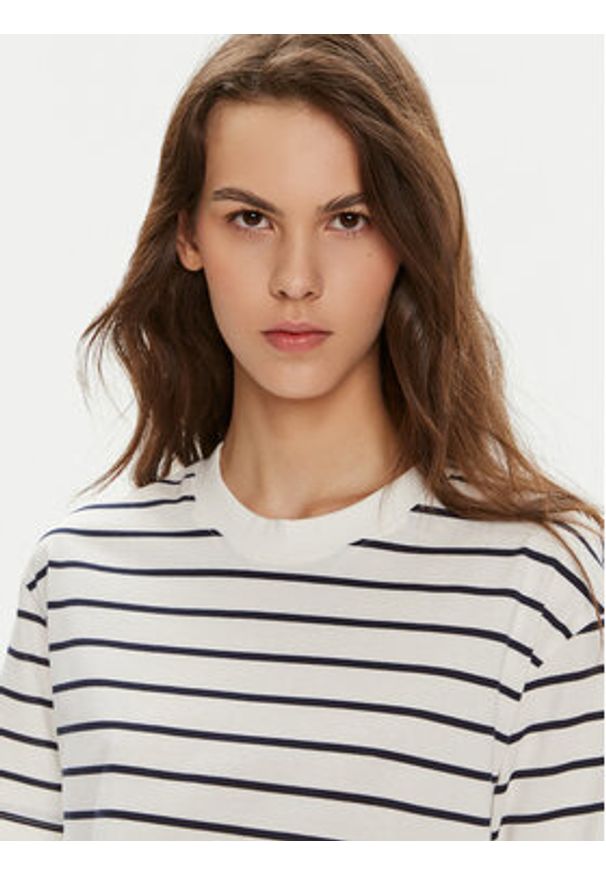 Gina Tricot T-Shirt 23352 Biały Relaxed Fit. Kolor: biały. Materiał: bawełna