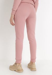 Born2be - Różowe Spodnie Dresowe Celaphine. Kolor: różowy. Materiał: dresówka. Sport: turystyka piesza #4