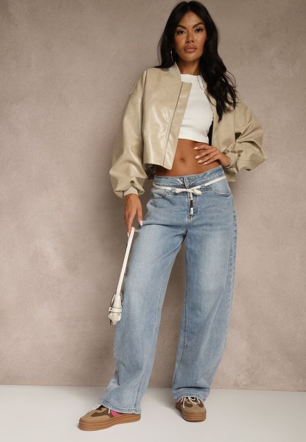 Renee - Niebieskie Jeansy Balloon Regular Waist z Ozdobnym Wiązaniem Daemora. Kolor: niebieski. Styl: klasyczny