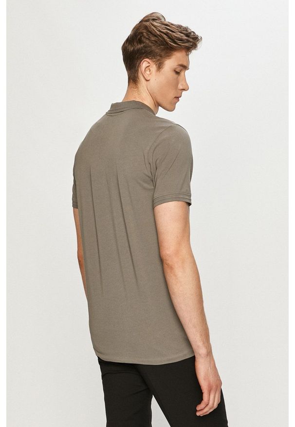 Premium by Jack&Jones - Polo. Okazja: na co dzień. Typ kołnierza: polo. Kolor: szary. Materiał: bawełna, dzianina. Długość: krótkie. Wzór: gładki. Styl: casual