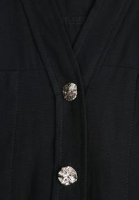 Renee - Czarna Koszulowa Sukienka z Wiskozą i Bawełną Ściągana w Talii Corralure. Kolor: czarny. Materiał: wiskoza, bawełna. Sezon: wiosna, lato. Typ sukienki: koszulowe. Styl: klasyczny, elegancki #3