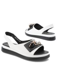 Sandały damskie S.Barski, ze skóry ekologicznej ozdobna klamra dekoracyjne kamienie lekka podeszwa casual letnie, białe, GR61-5932. Okazja: na co dzień. Zapięcie: klamry. Kolor: biały. Materiał: skóra ekologiczna. Wzór: geometria, aplikacja. Sezon: lato. Styl: casual #4