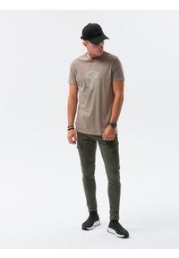 Ombre Clothing - T-shirt męski z nadrukiem S1434 V-25C - brązowy - XXL. Kolor: brązowy. Materiał: bawełna. Wzór: nadruk. Styl: klasyczny
