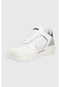 Love Moschino buty skórzane kolor biały. Nosek buta: okrągły. Zapięcie: sznurówki. Kolor: biały. Materiał: skóra. Obcas: na platformie
