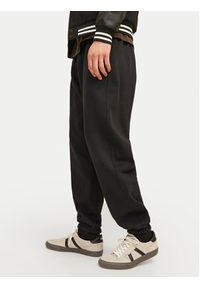 Jack & Jones - Jack&Jones Spodnie dresowe Bill Urban Edge 12263026 Czarny Relaxed Fit. Kolor: czarny. Materiał: bawełna, syntetyk #5