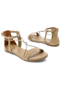 Beżowe Sandały Damskie Tamaris Modne Letnie Buty. Okazja: na spacer, na co dzień. Zapięcie: pasek. Kolor: beżowy. Materiał: skóra. Wzór: paski. Sezon: lato. Styl: casual, elegancki #7