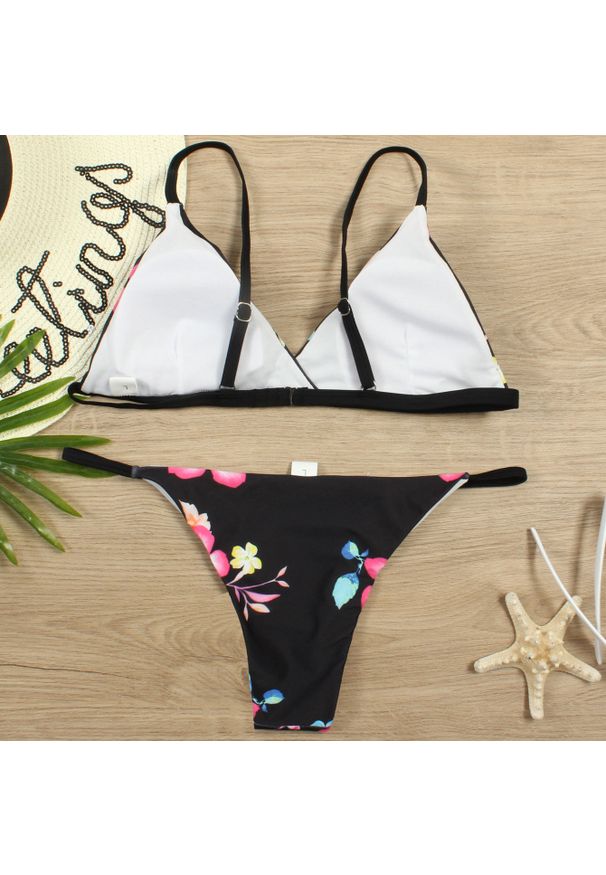 Intica - Dwuczęściowe bikini usztywniane na plażę i basen Jamee. Kolor: czarny. Materiał: materiał. Długość: długie