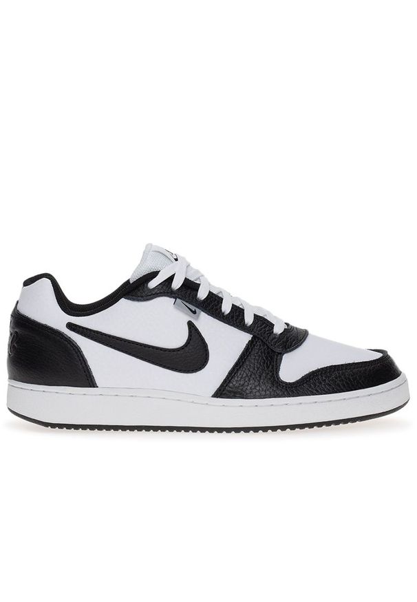 Buty Nike Ebernon Low AQ1774-102 - biało-czarne. Kolor: czarny, biały, wielokolorowy. Materiał: guma, syntetyk, skóra. Szerokość cholewki: normalna. Sezon: lato