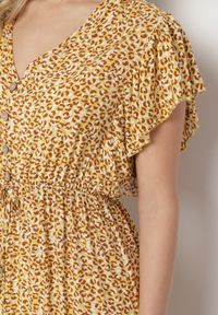 Born2be - Żółta Bawełniana Sukienka Rozkloszowana w Cętki z Ozdobnymi Guzikami Alulune. Okazja: na co dzień. Typ kołnierza: dekolt w kształcie V. Kolor: żółty. Materiał: bawełna. Długość rękawa: krótki rękaw. Styl: casual, elegancki #7