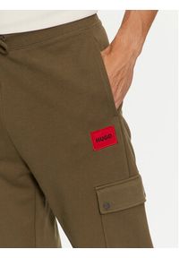 Hugo - HUGO Spodnie dresowe Dwellrom 50479164 Khaki Relaxed Fit. Kolor: brązowy. Materiał: bawełna