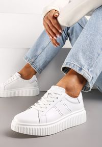 Born2be - Białe Sznurowane Sneakersy na Prążkowanej Podeszwie ze Skóry Naturalnej Raffael. Nosek buta: okrągły. Zapięcie: sznurówki. Kolor: biały. Materiał: prążkowany, skóra #6